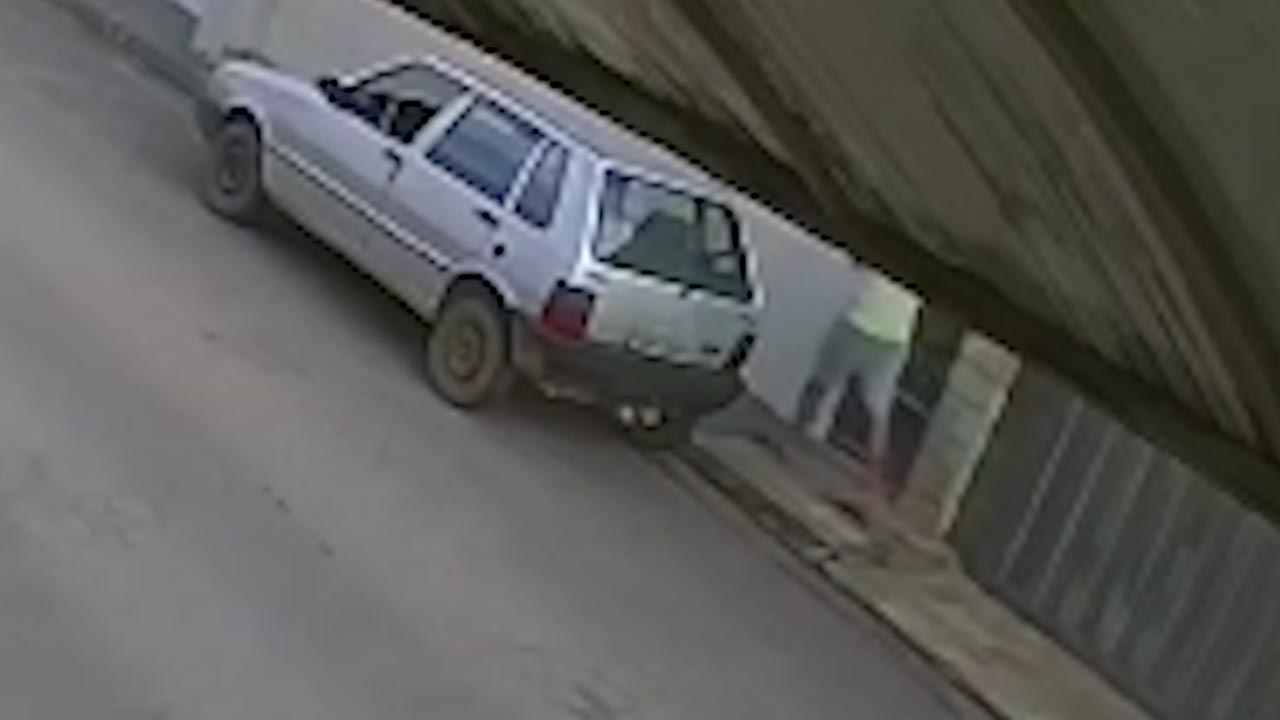 Ladrão furta celular de dentro de veículo no Centro de João Pinheiro