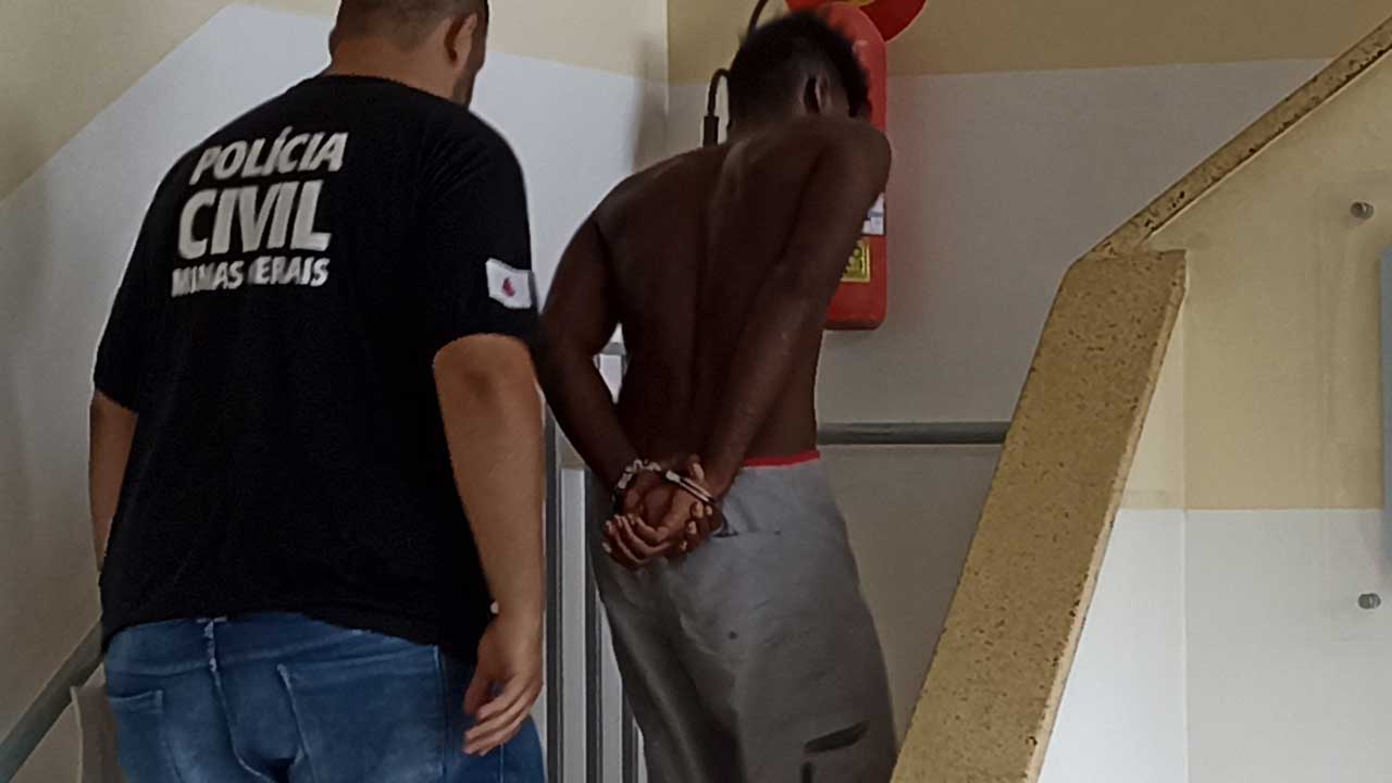Após briga por conta de drogas, homem é preso por mandado de prisão no Distrito de Canabrava, em João Pinheiro