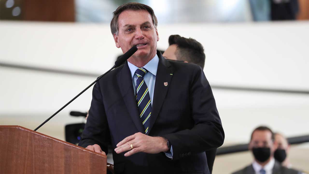Bolsonaro renova concessão da TV Globo por mais 15 anos