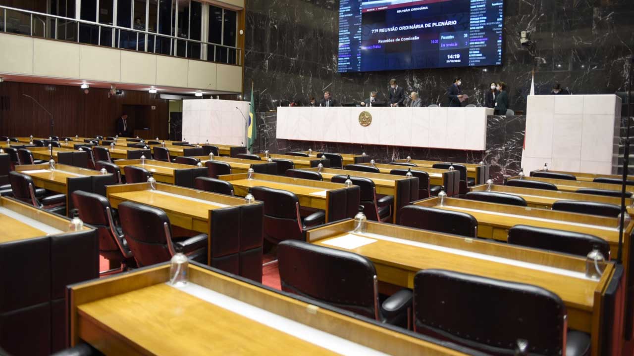 Projeto de Lei quer aumentar salário de deputados estaduais mineiros para R$ 34.774,00