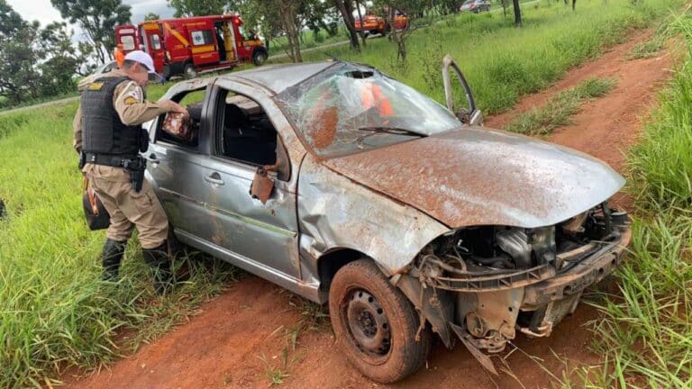 Acidente na MGC-354 deixa dois feridos em Presidente Olegário; vítimas foram socorridas com ferimentos leves