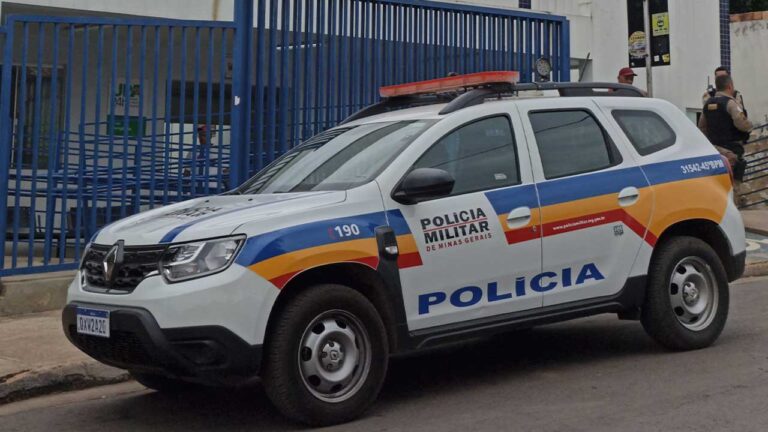 Mulher acorda no meio da noite com ex-marido a enforcando em João Pinheiro; vítima foi socorrida e agressor foi preso
