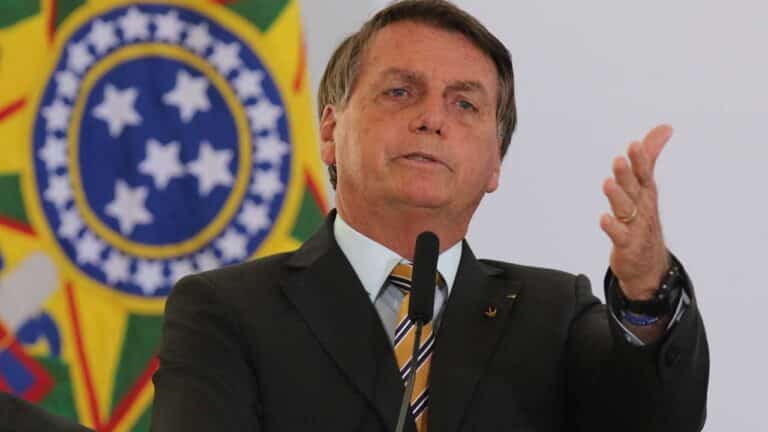 Bolsonaro gastou menos que Lula e Dilma com cartão corporativo: compare gastos de cada presidente