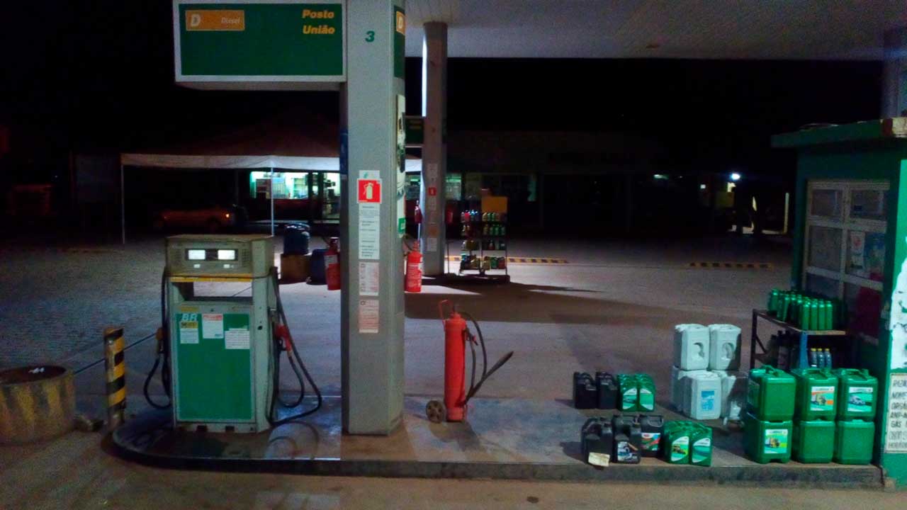 Ladrão furta lubrificante e aditivo de posto de combustíveis em Brasilândia de Minas