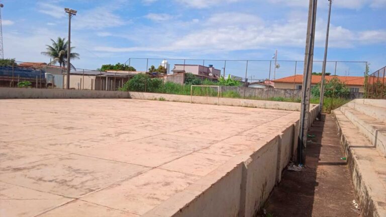 Promessa de campanha: moradores de JK seguem esperando reforma da quadra pública do distrito