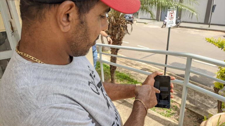 Pinheirense bloqueia estelionatário no WhatsApp para evitar golpe e mesmo assim tem conta da Caixa invadida