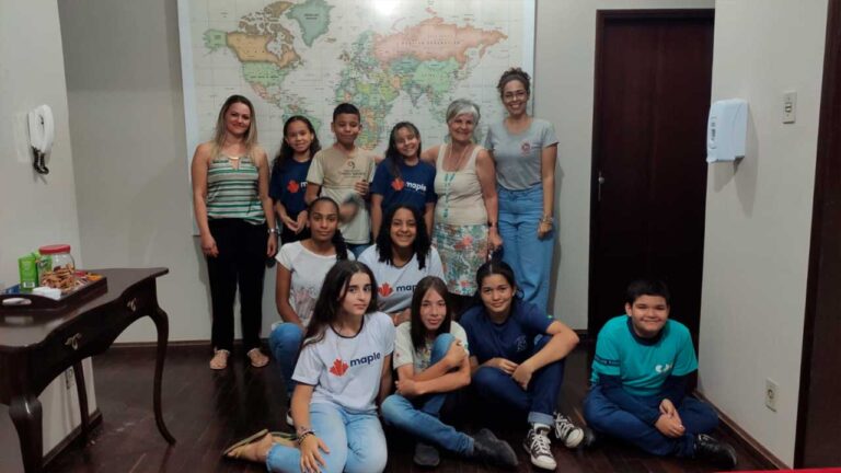 Aprenda Inglês com Sucesso na Maple Idiomas: Matrículas abertas para 2023 com turmas para todas as idades