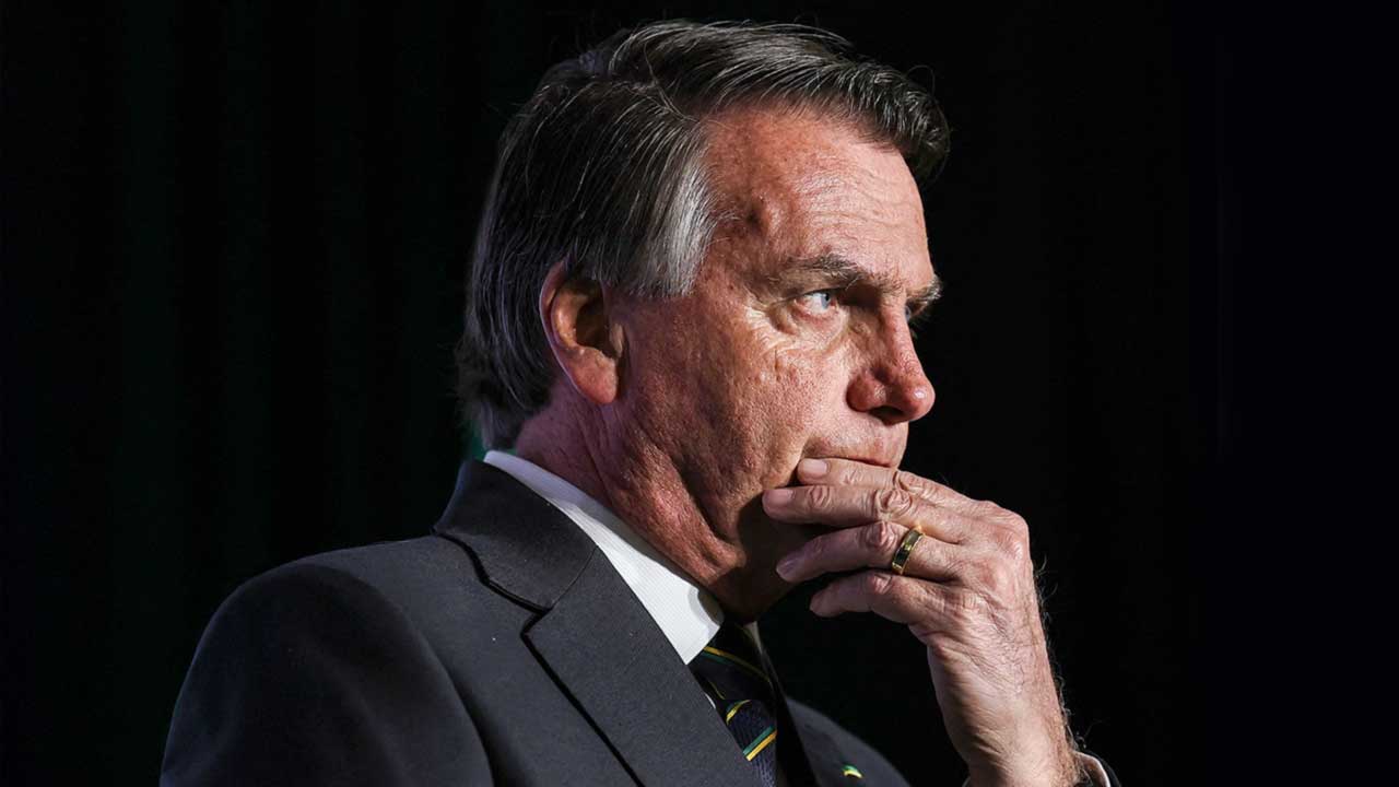 Bolsonaro foi vacinado contra Covid-19 em julho de 2021, afirma CGU