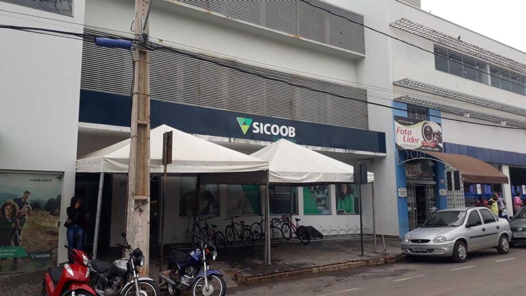 Idosa de 61 anos cai em golpe e estelionatários contratam empréstimo de R$34 mil em seu nome, em João Pinheiro