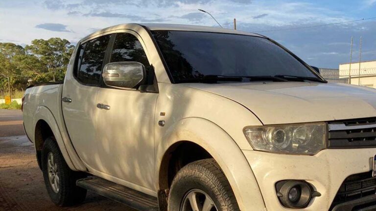 Motorista é preso por receptação ao ser abordado conduzindo caminhonete com impedimento na MGC-354, em Patos de Minas