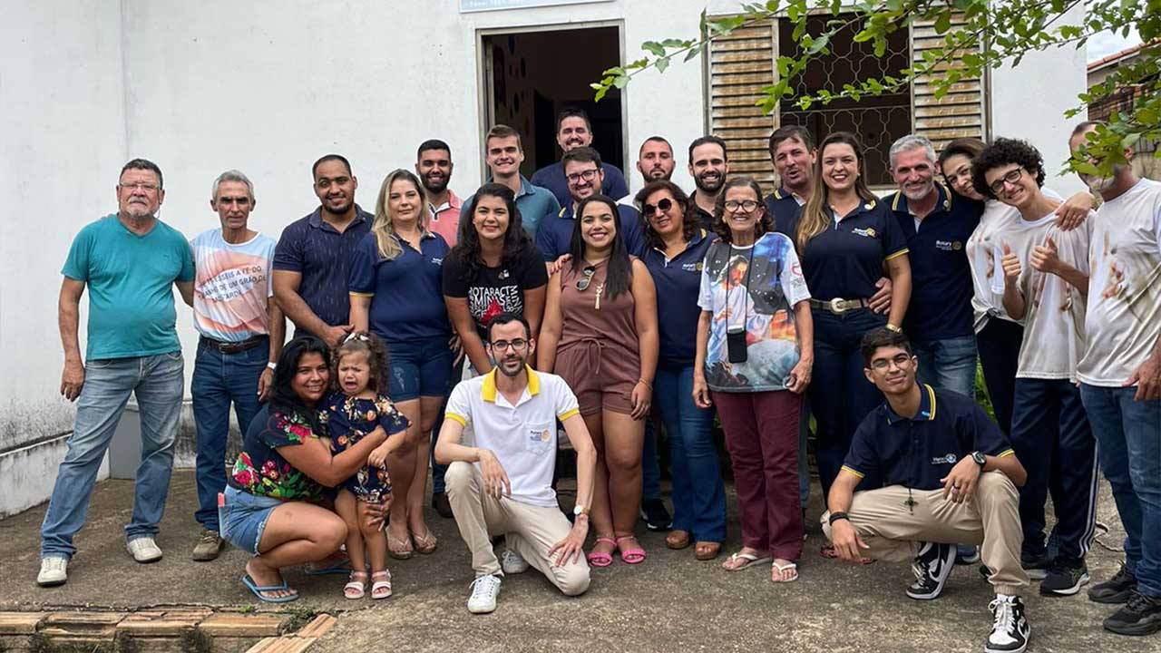 Rotary participação entrega cozinha industrial para Casa da Sopa do Bairro Santa Cruz, em João Pinheiro