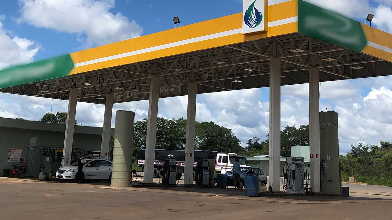 Dupla armada rouba pouco mais de R$500,00 de posto de combustíveis na Ruralminas, em João Pinheiro