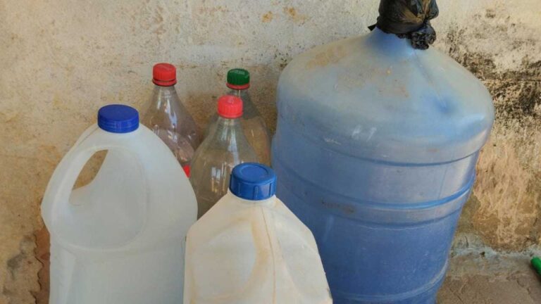 Moradores de Brasilândia de Minas cobram providências da COPASA por falta de água que dura 3 dias