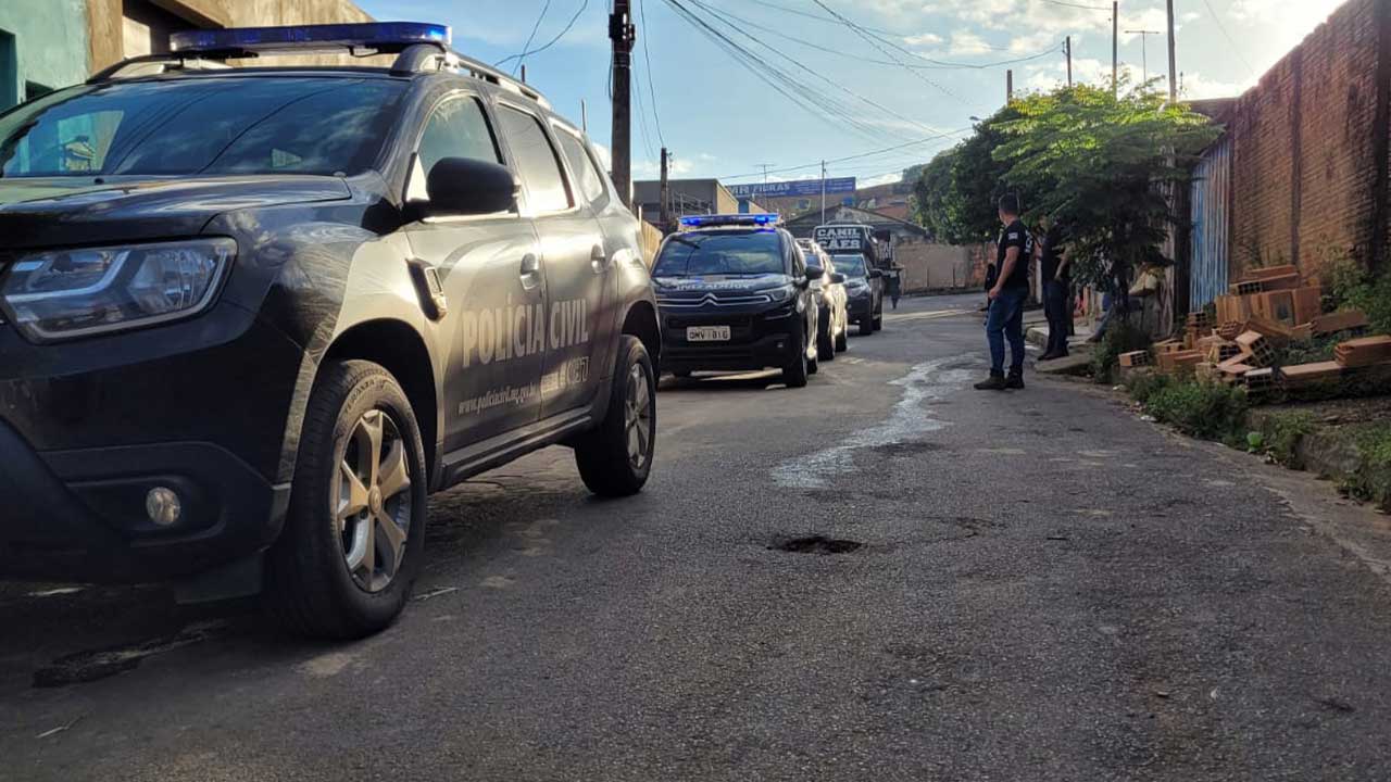 Polícia Civil e Militar desarticulam grupo de tráfico de drogas e armas em Patos de Minas