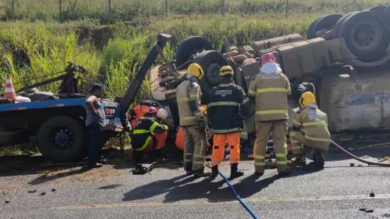 Morador de Luizlândia do Oeste morre em grave acidente na MG-381, em Nova Era; outros dois ficaram feridos