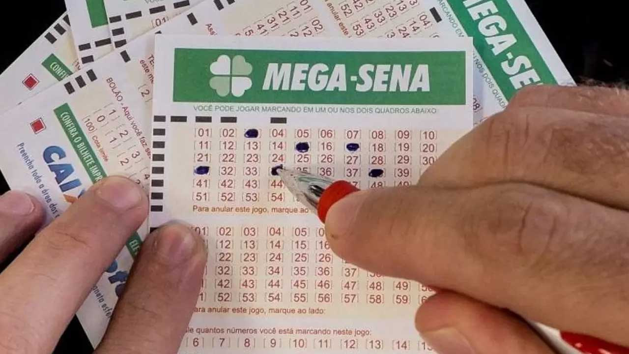 Apostadores de João Pinheiro acertam a quadra da Mega-Sena e levam para casa mais de R$600,00