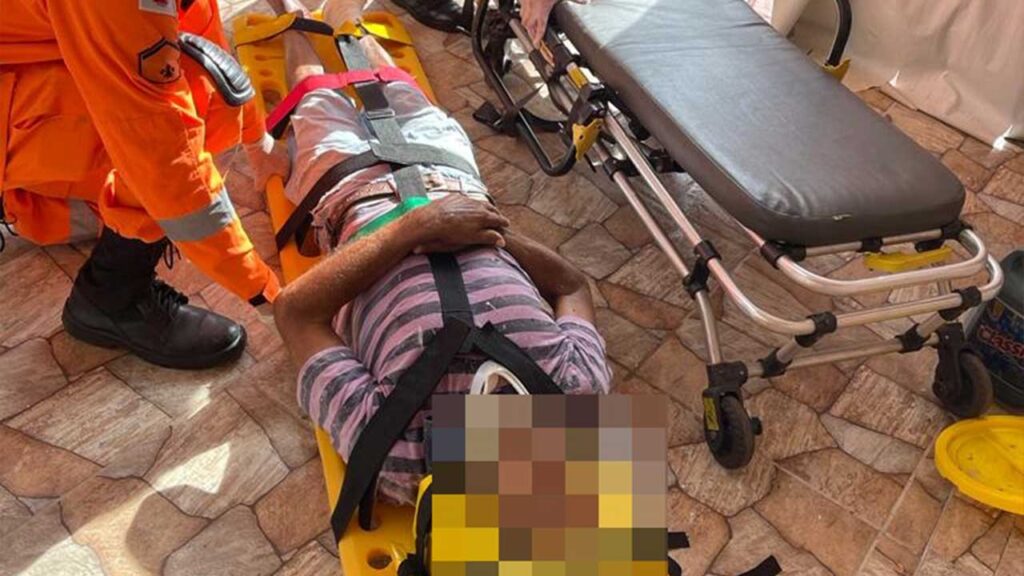 Idoso de 71 anos cai de telhado e é socorrido pelo Corpo de Bombeiros em João Pinheiro