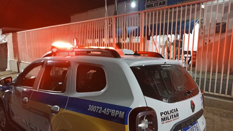 Homem risca inicial de seu nome na barriga de companheira usando uma faca em João Pinheiro