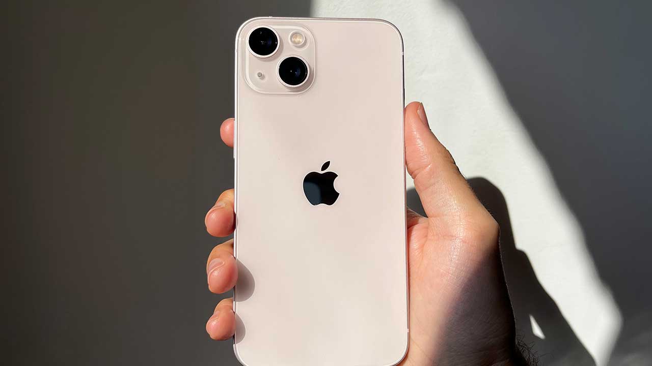 Pinheirense processa Apple e consegue indenização por danos morais e carregador para Iphone 13