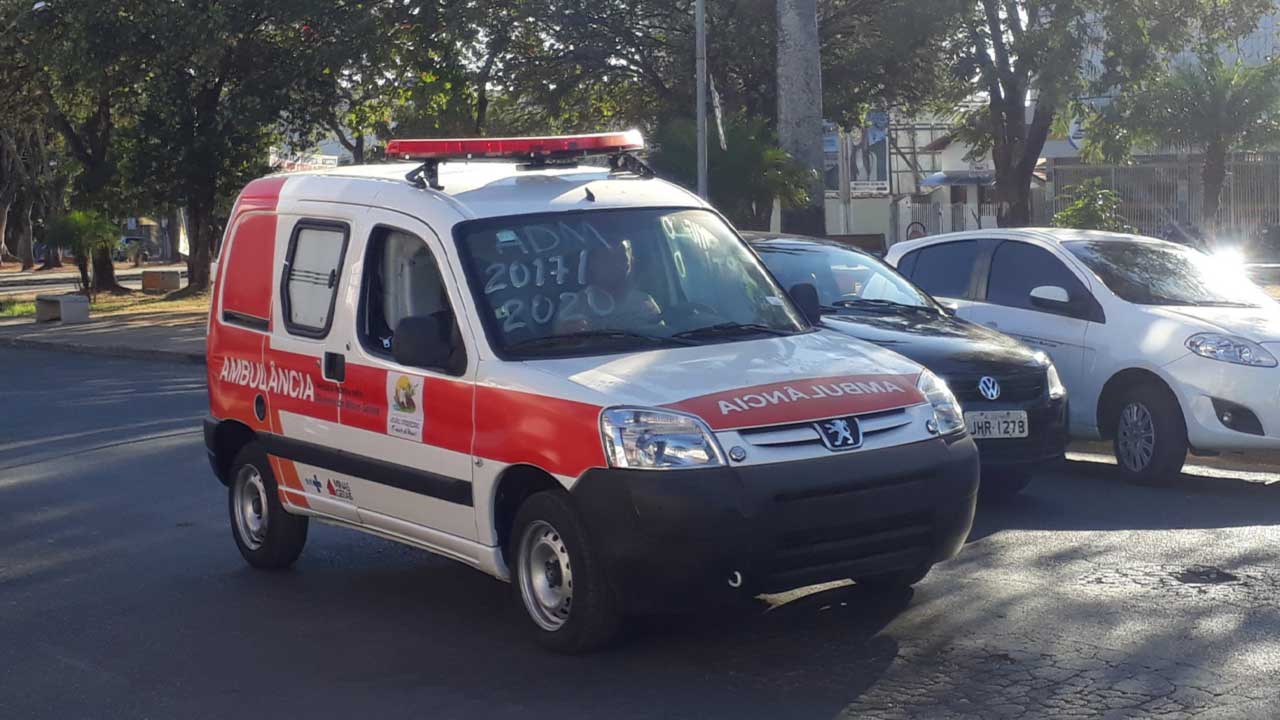 Moradores das Lages reclamam falta de ambulância municipal, quebrada há dois meses em João Pinheiro