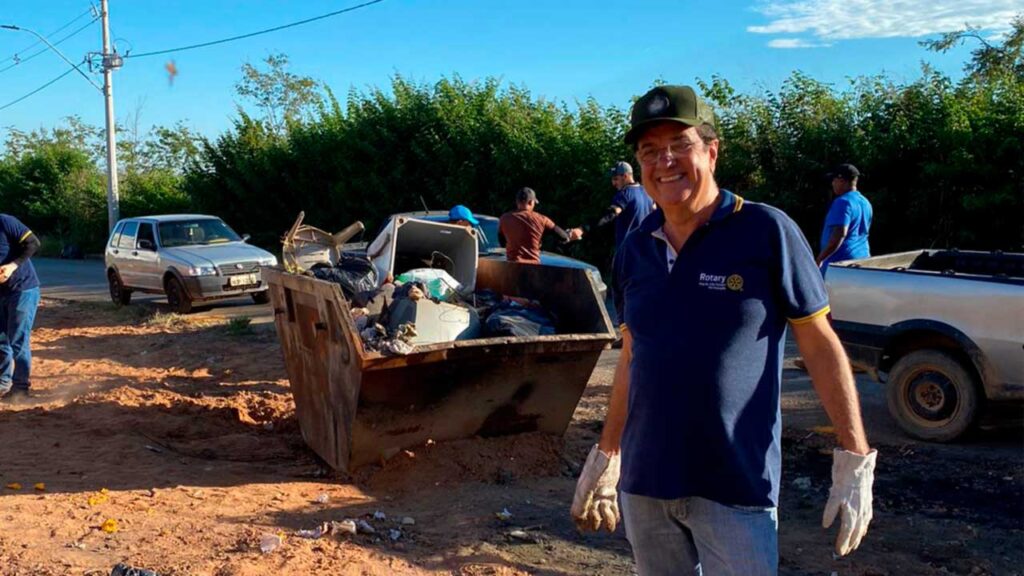 Rotary Club Participação promove limpeza em áreas estratégicas em João Pinheiro em comemoração ao dia da Terra