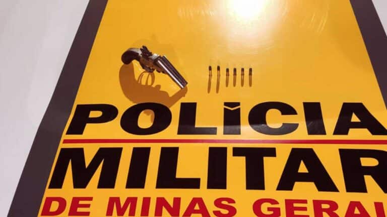 Passageiro de 57 anos é preso transportando garrucha Rossi calibre .22 em João Pinheiro