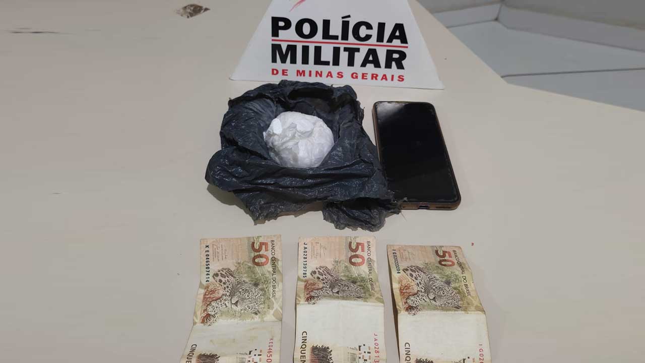 Suspeitos de tráfico de cocaína tentam fugir da polícia pela BR-040, mas acabam presos em João Pinheiro