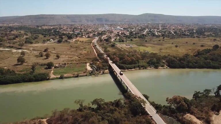 Motorista em alta velocidade atropela ciclista e foge sem prestar socorro em Brasilândia de Minas