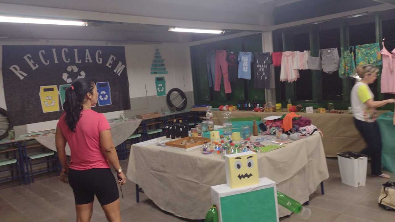 CAIC promove II Feira Cultural Empreendedora com exposição e venda de artesanatos produzidos por alunos