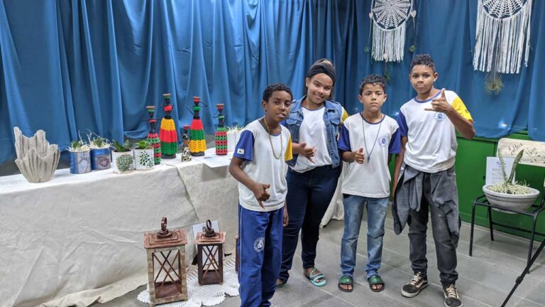 II Feira Cultural Empreendedora do CAIC é realizada com a presença de centenas de visitantes em João Pinheiro