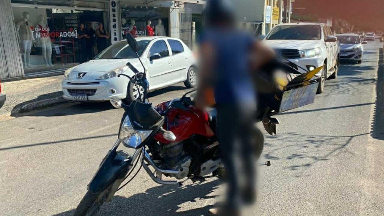 Empresário é autuado pela Polícia Civil por entregar motocicleta para adolescente trabalhar em João Pinheiro