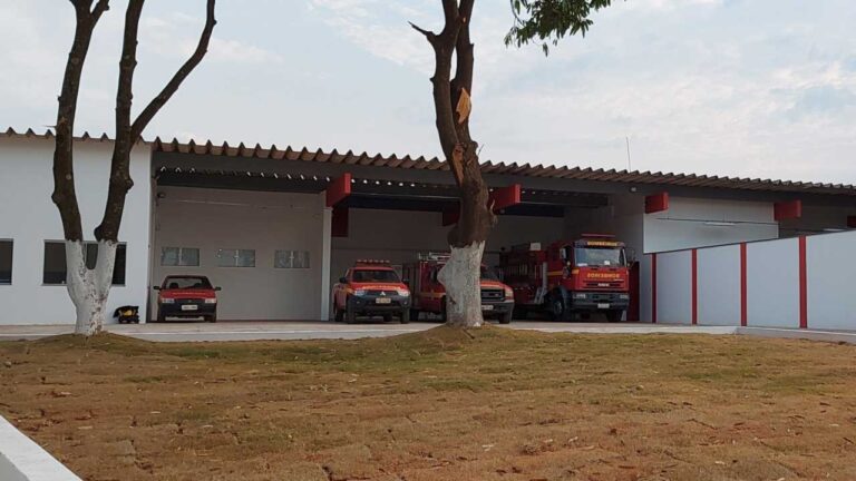 Bombeiros socorrem homem que se engasgou após engolir uma pedra em João Pinheiro