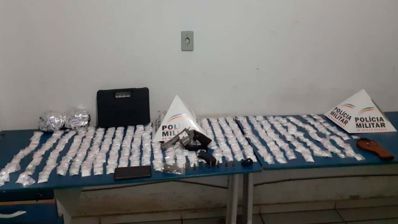 Homem recebe PM com arma na mão e acaba preso com mais de 500 papelotes de cocaína em Luizlândia do Oeste (JK)