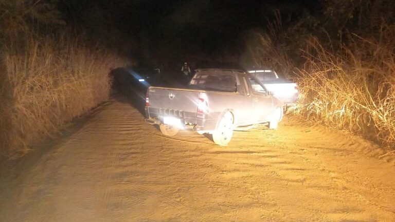 Motorista acaba preso por embriaguez e abandono de veículo após bater de frente na estrada de Andrequicé
