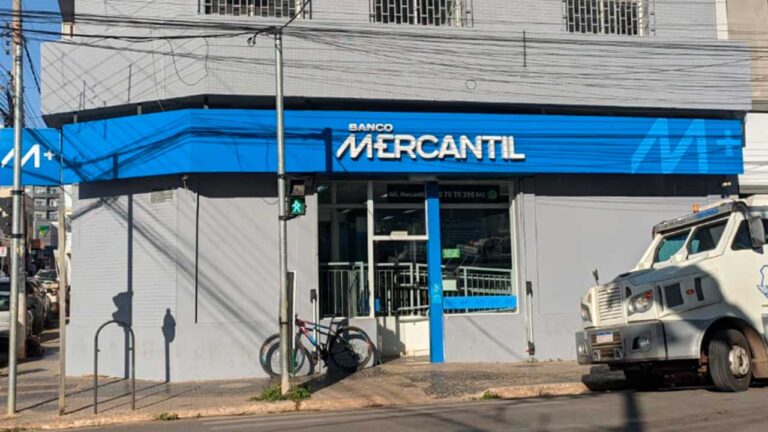 Mulher perde salário, celular e documentos após cair em golpe no Centro de João Pinheiro