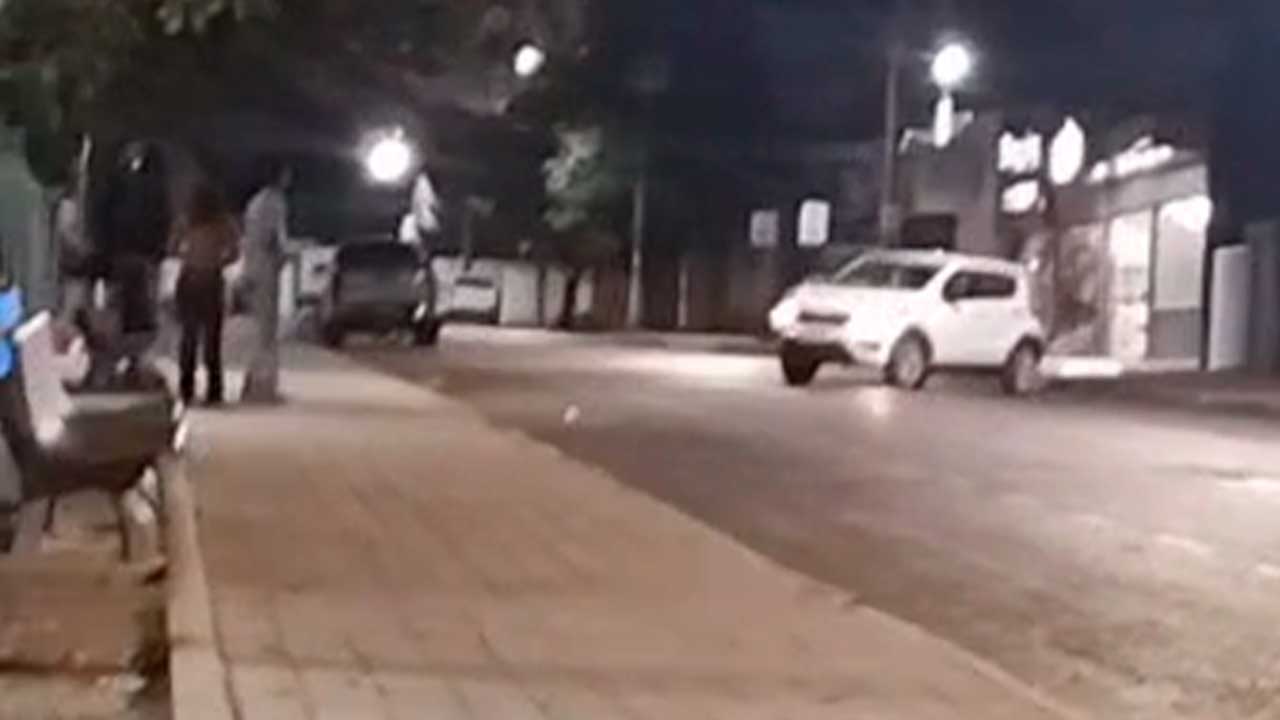 Motorista trafegando na contramão em alta velocidade assusta pinheirenses no Centro de João Pinheiro