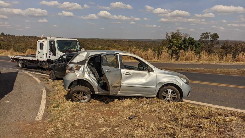 Em menos de 24 horas, novo acidente no trevo da BR-040 com a MG-181 deixa duas mulheres feridas em João Pinheiro