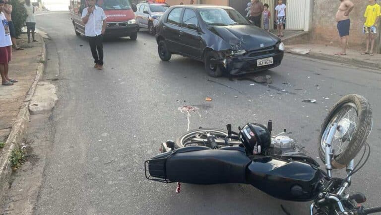 Jovem de 17 anos que pilotava moto se envolve em grave acidente de trânsito em João Pinheiro