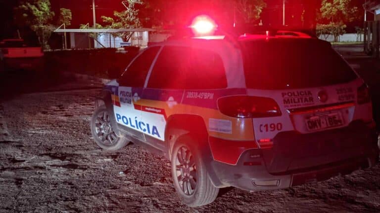 Jovem é preso por trocar placa de motocicleta para iniciais de seu nome e ano de seu nascimento em João Pinheiro