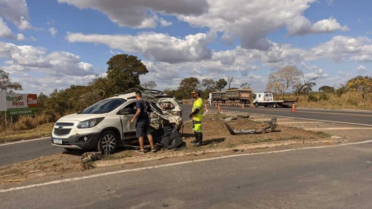Jovem fica ferido em mais um acidente no trevo da MG-410 com a BR-040, próximo a João Pinheiro
