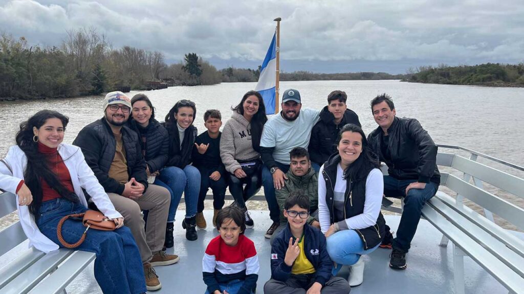 Colégio Darcilia Coimbra leva estudantes à segunda viagem internacional; destino da vez foi a Argentina e Uruguai