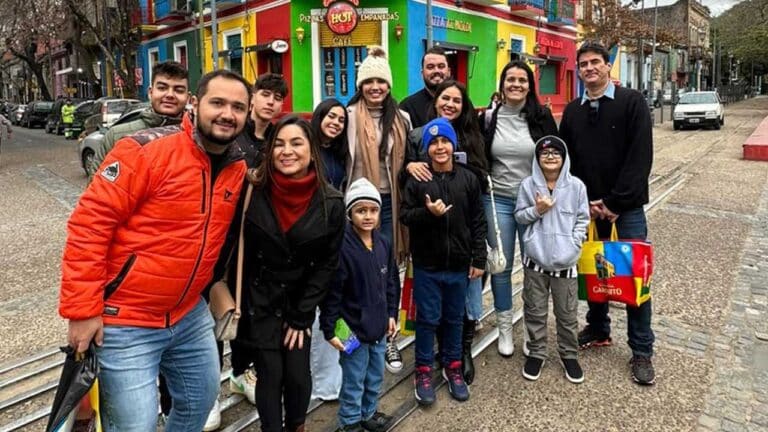 Colégio Darcilia Coimbra leva estudantes à segunda viagem internacional; destino da vez foi a Argentina e Uruguai
