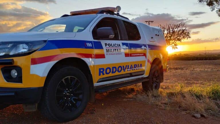 Motociclista embriagado é preso na MG-181, em Brasilândia de Minas; teste do bafômetro acusou a embriaguez