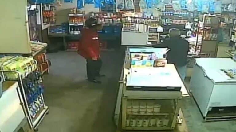 Bandido é baleado e morto pelo próprio comparsa durante roubo em Minas Gerais; veja vídeo
