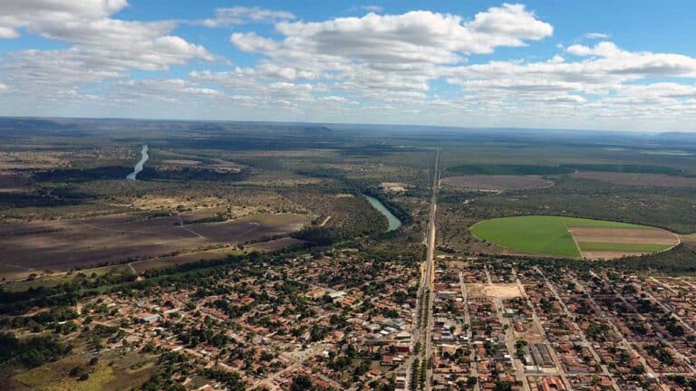 Homem é condenado a 29 anos de prisão por estuprar colega da filha em Urucuia