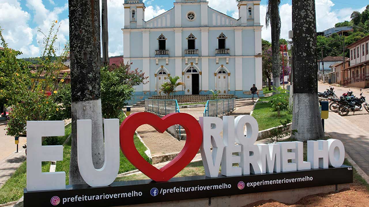 Homem esfaqueia amante da esposa Após flagrar traição em Igreja Matriz em Minas Gerais