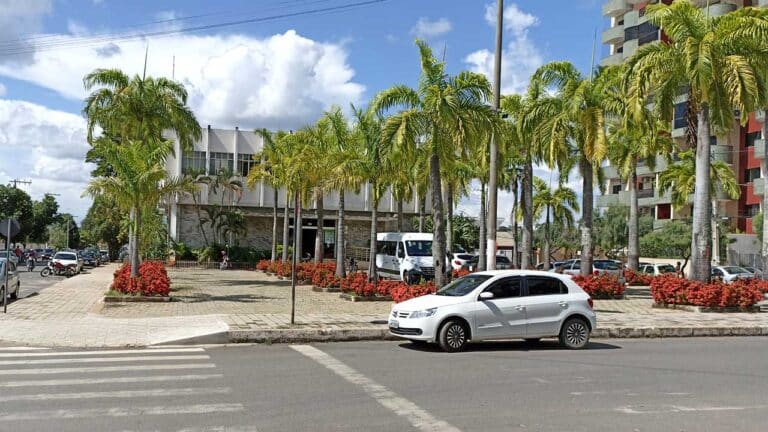 Prefeito de João Pinheiro decreta ponto facultativo na próxima terça-feira em celebração à Nossa Senhora da Abadia