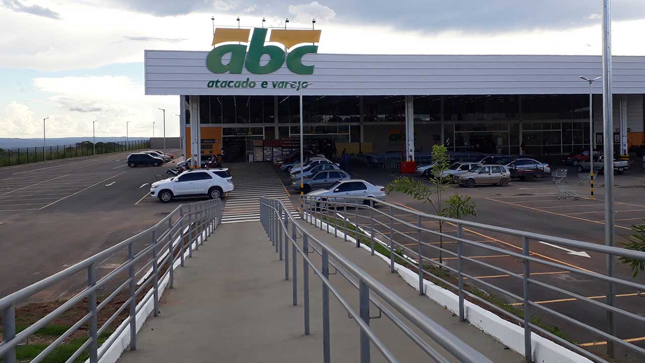 Supermercado ABC de João Pinheiro fecha as portas menos de três anos após inauguração
