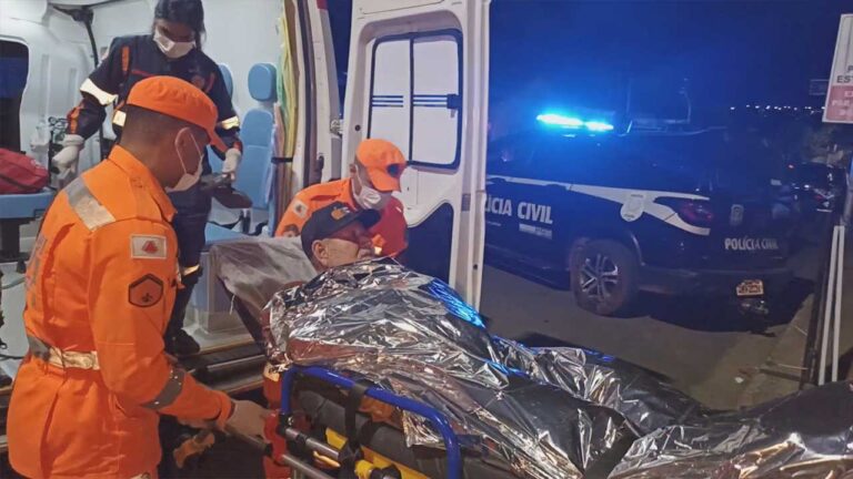 Veja o momento em que caminhoneiro de 80 anos, após dias desaparecido, chega à UPA de João Pinheiro