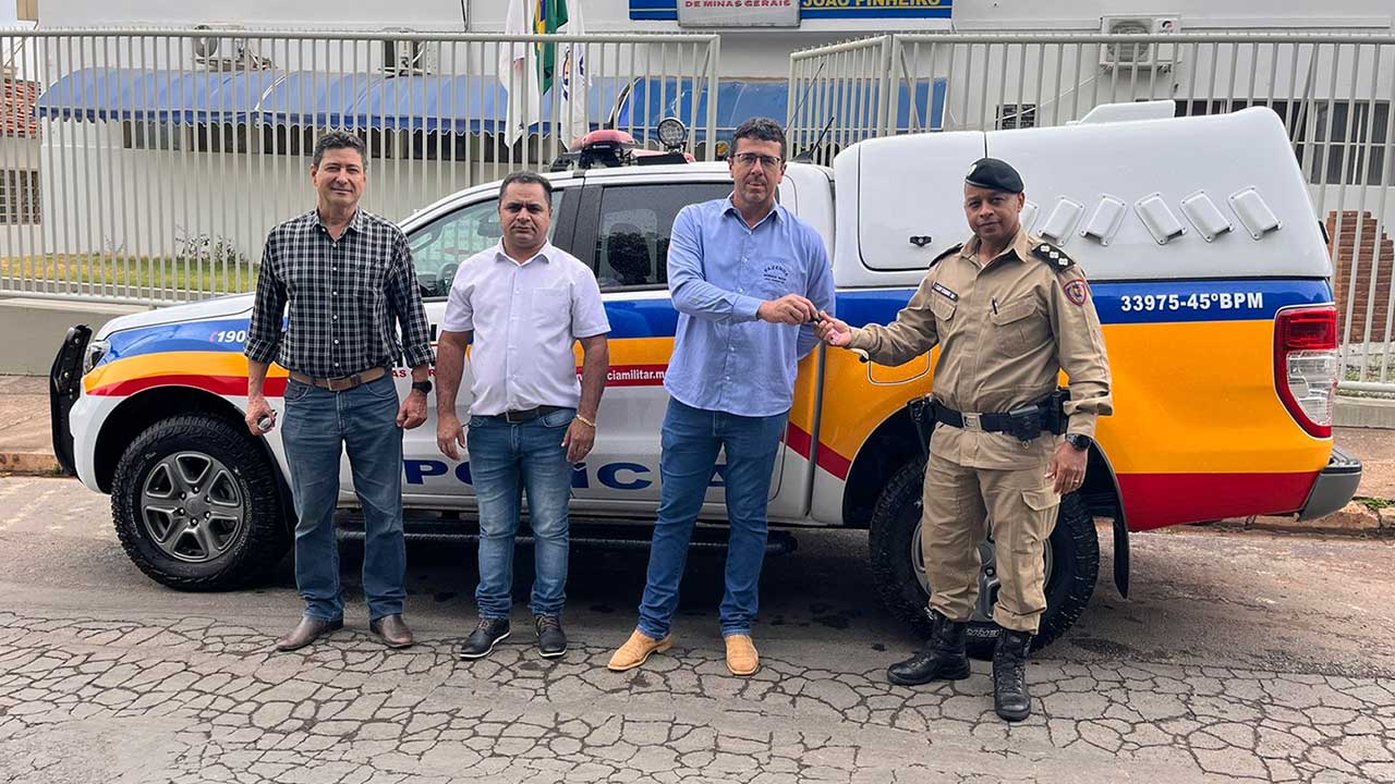 Polícia Militar de João Pinheiro recebe nova caminhonete após solicitação do CONSEP junto ao Governo Estadual